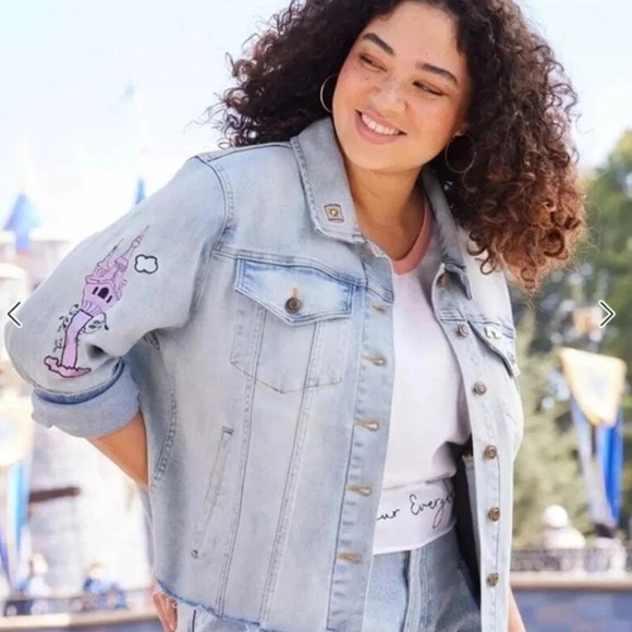 Disney Jackets & Blazers - Disney Women’s Denim Jacket Medium Light Wash Character Patch